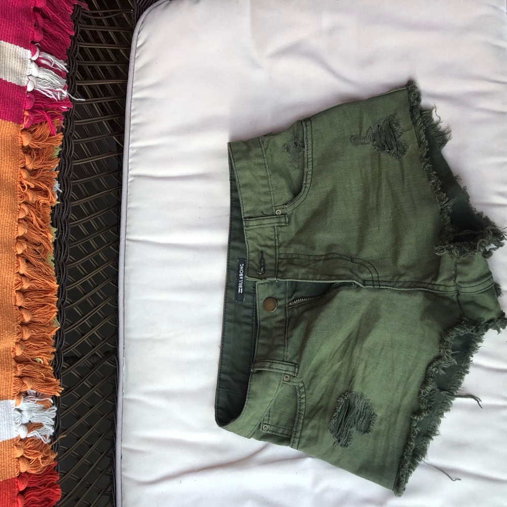 BILLABONG olive green shorts!